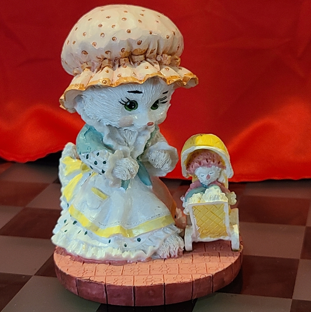 Kitty Figurine Collctible for sale